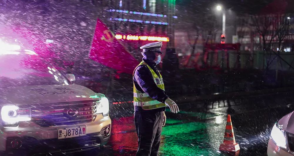 关于银川队员奋发向前,踏上征程的信息 关于银川队员奋发向前,踏上征程的信息