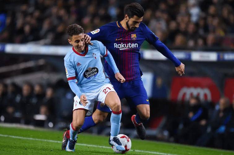 杏彩体育-瓦伦西亚防线钢铁防守，帮助球队守住胜利