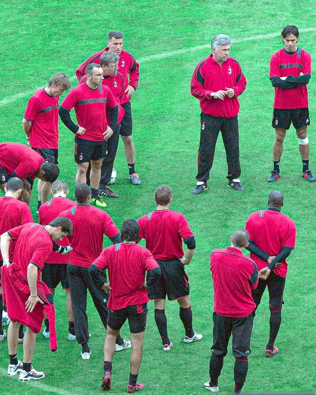 马内梅开二度，利物浦领先AC米兰的简单介绍