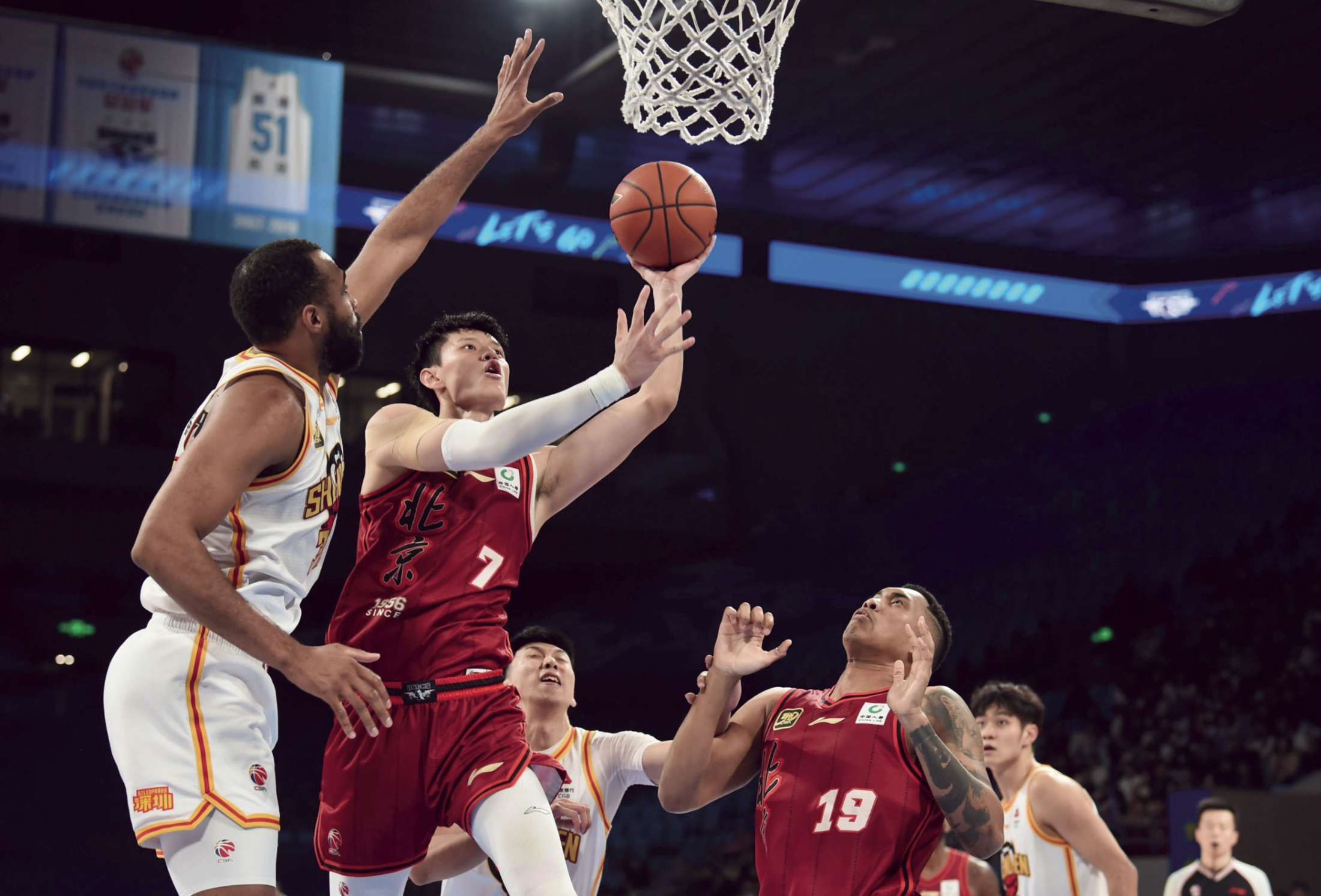 杏彩体育平台-球员表现稳定可靠，比赛中状态极佳