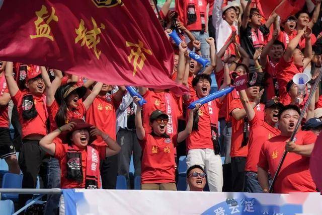 杏彩体育网页版入口-全球的球迷为球队加油呐喊助威