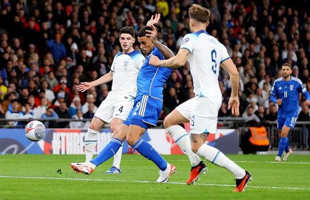 体育世界的璀璨盛宴，足球比赛引人瞩目的简单介绍