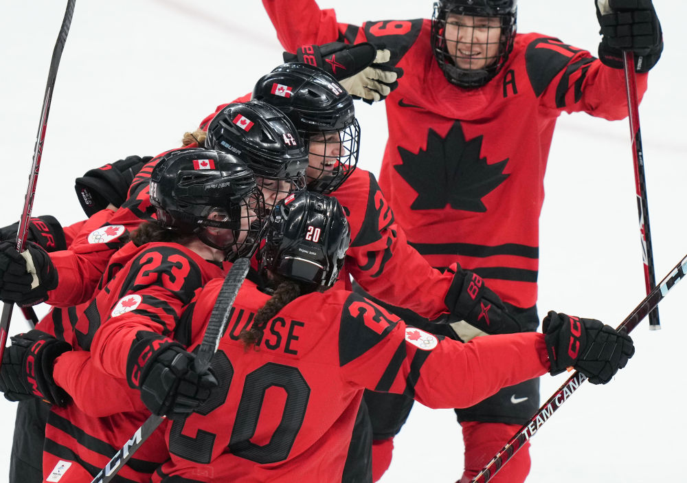 加拿大代表队赢得掌声,斩获荣誉 加拿大代表队赢得掌声,斩获荣誉