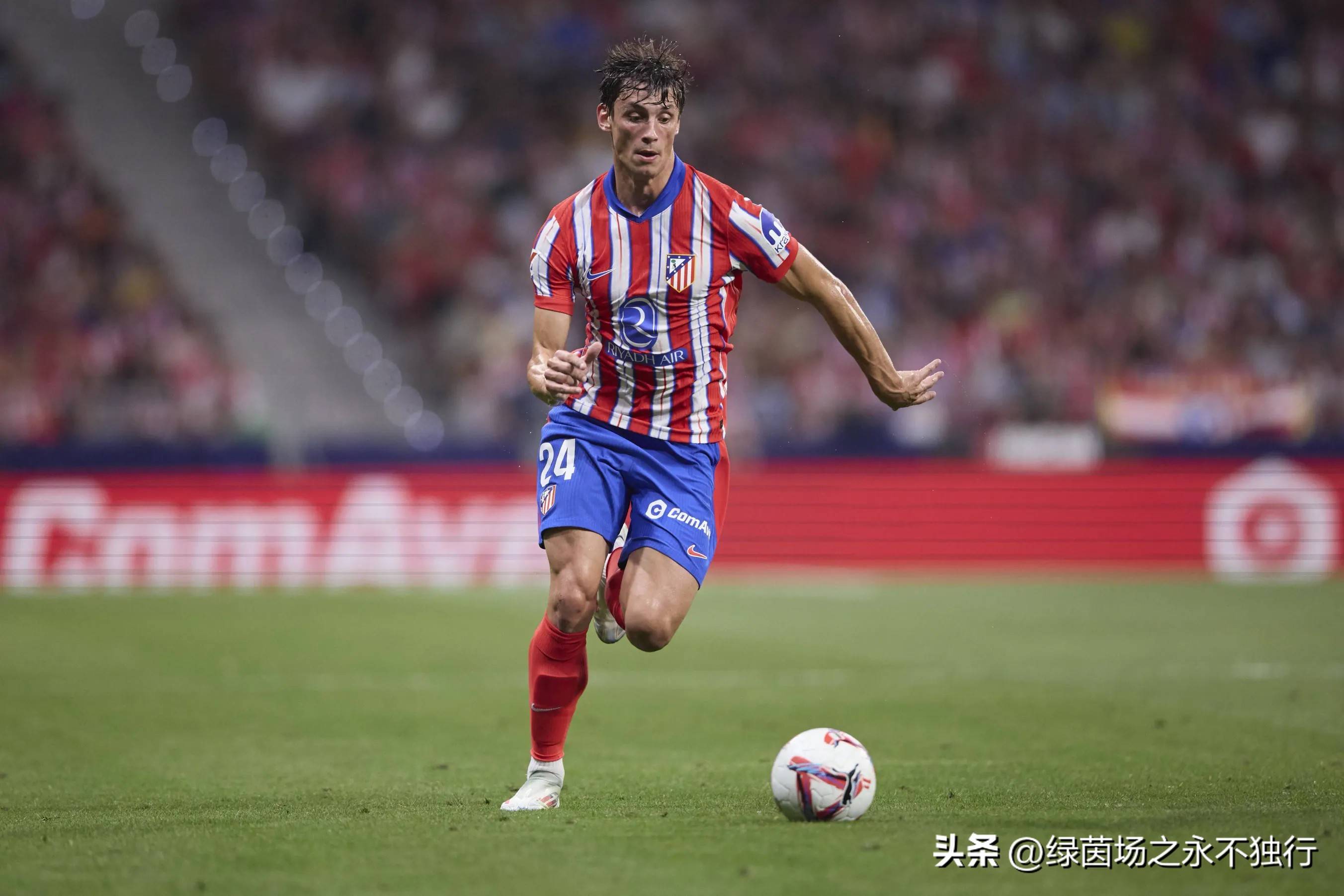 关于巴塞罗那官方宣布主帅科曼下课，马竞主帅西蒙尼或接任的信息