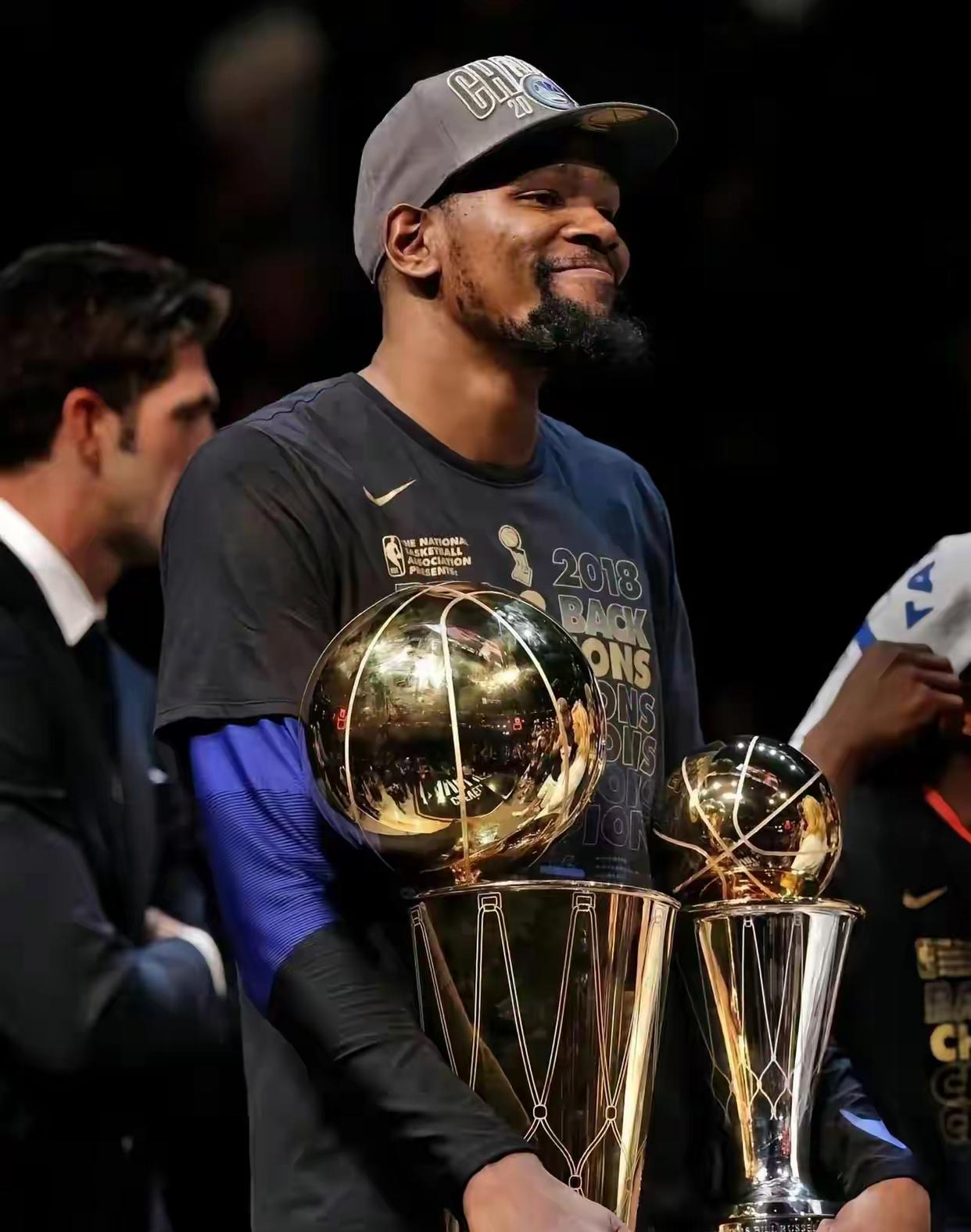 NBA球队巨头球员伤愈归队，重返赛场