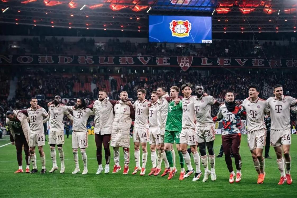 杏彩体育app-包含国内足球联赛呈现激烈对抗，球员实力大比拚的词条